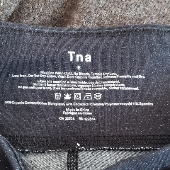 New TNA Dark Grey Leggings - Picture 3 of 3
